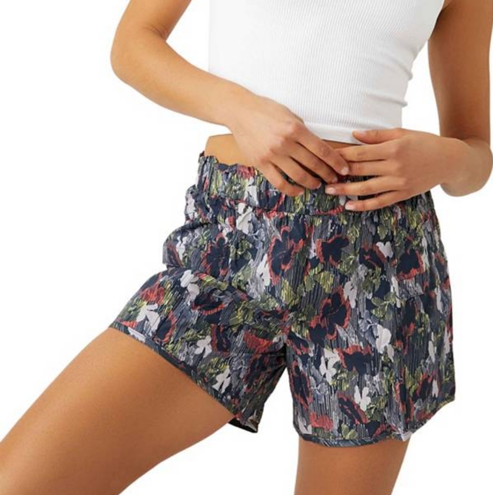 FREE PEOPLE MOVEMENT SHORT MEDIUM